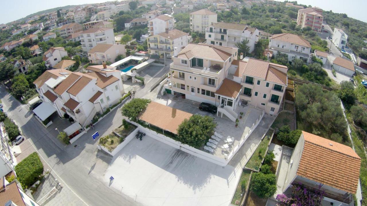 Apartments Fumija Трогир Екстериор снимка