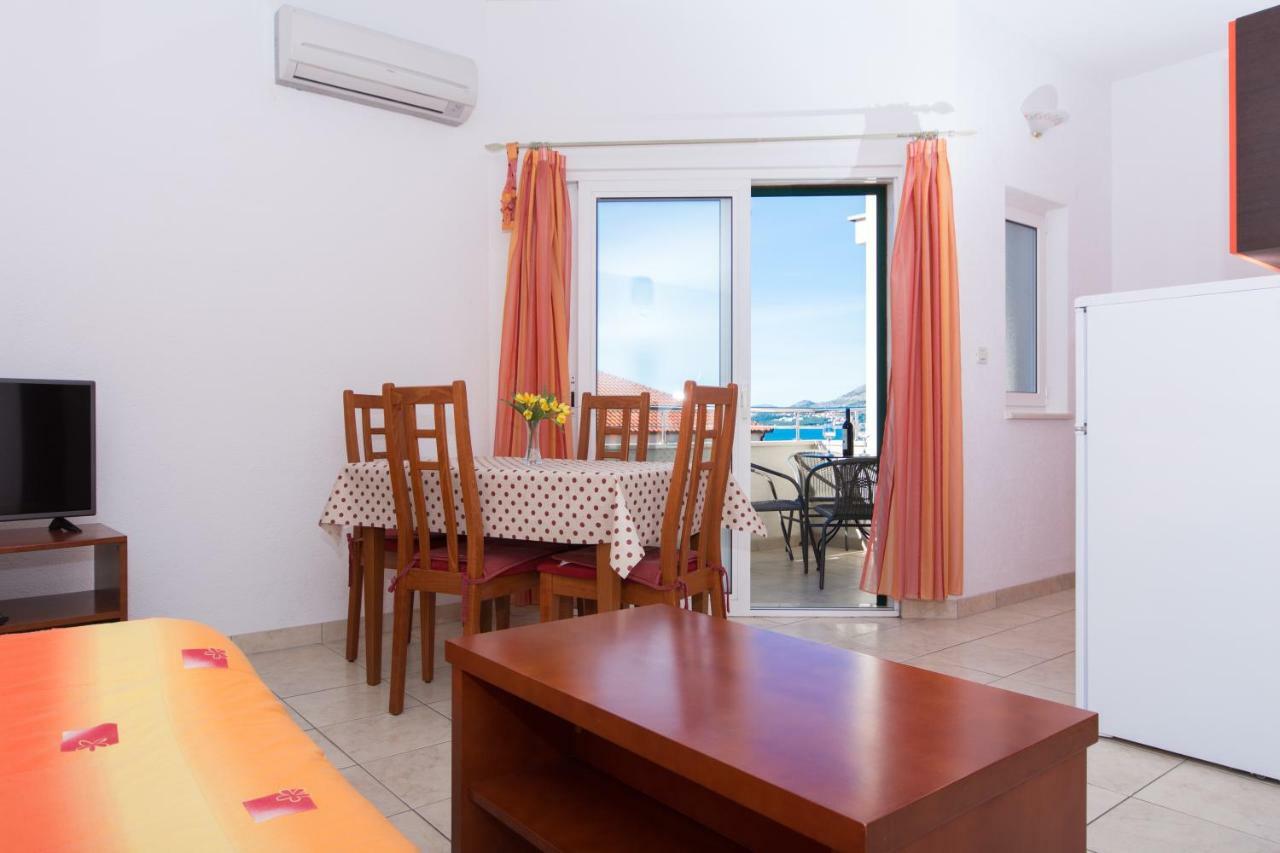 Apartments Fumija Трогир Екстериор снимка