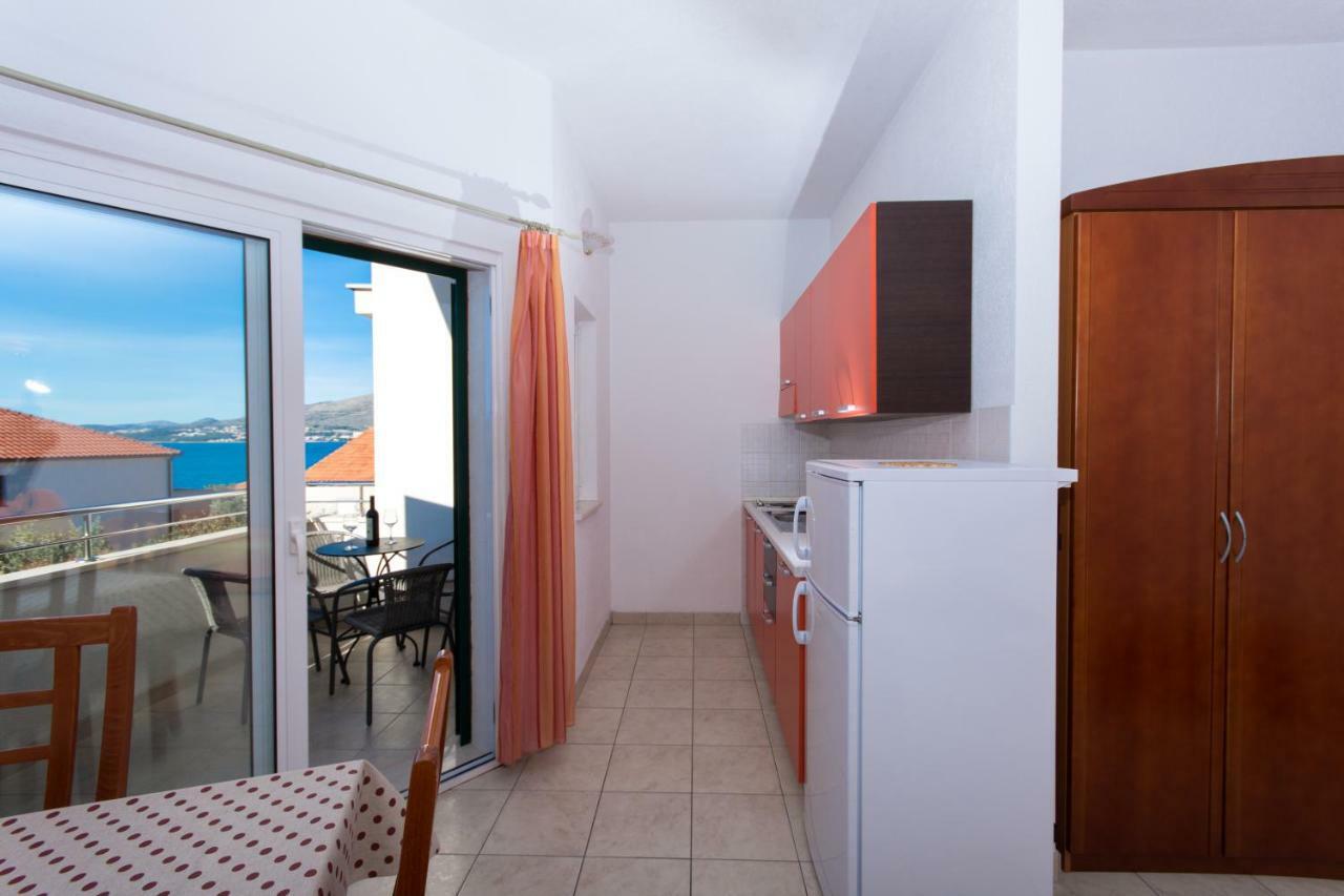 Apartments Fumija Трогир Екстериор снимка
