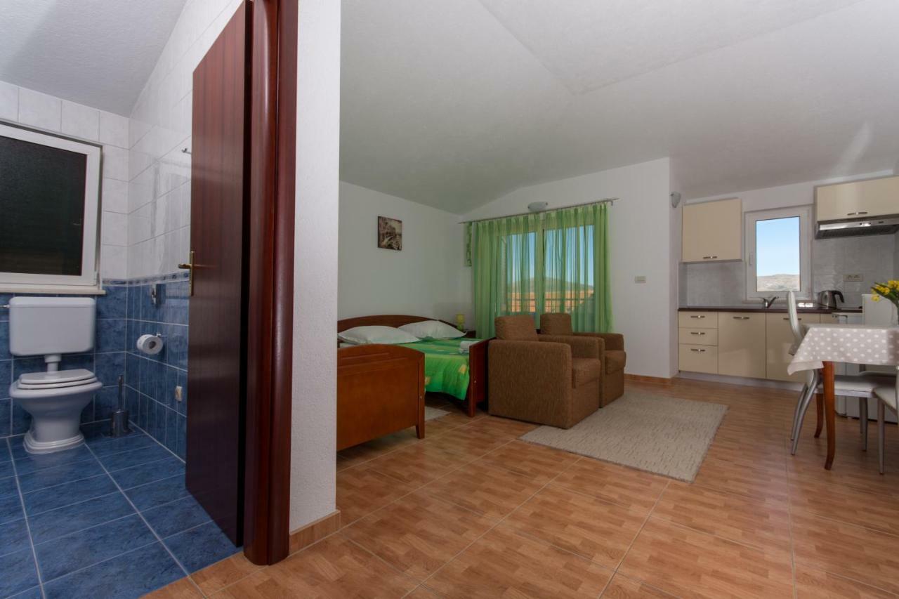 Apartments Fumija Трогир Екстериор снимка