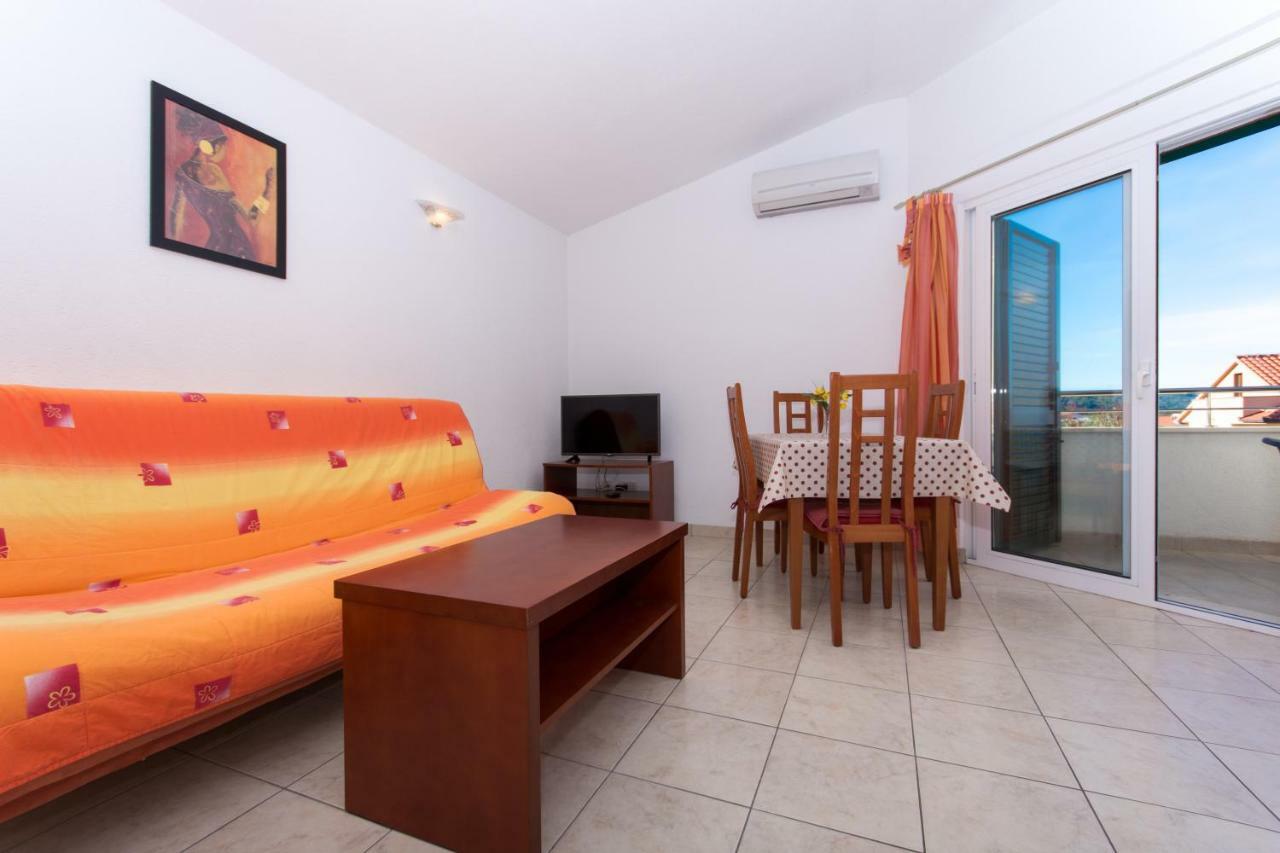 Apartments Fumija Трогир Екстериор снимка