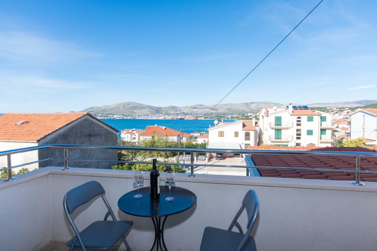 Apartments Fumija Трогир Екстериор снимка