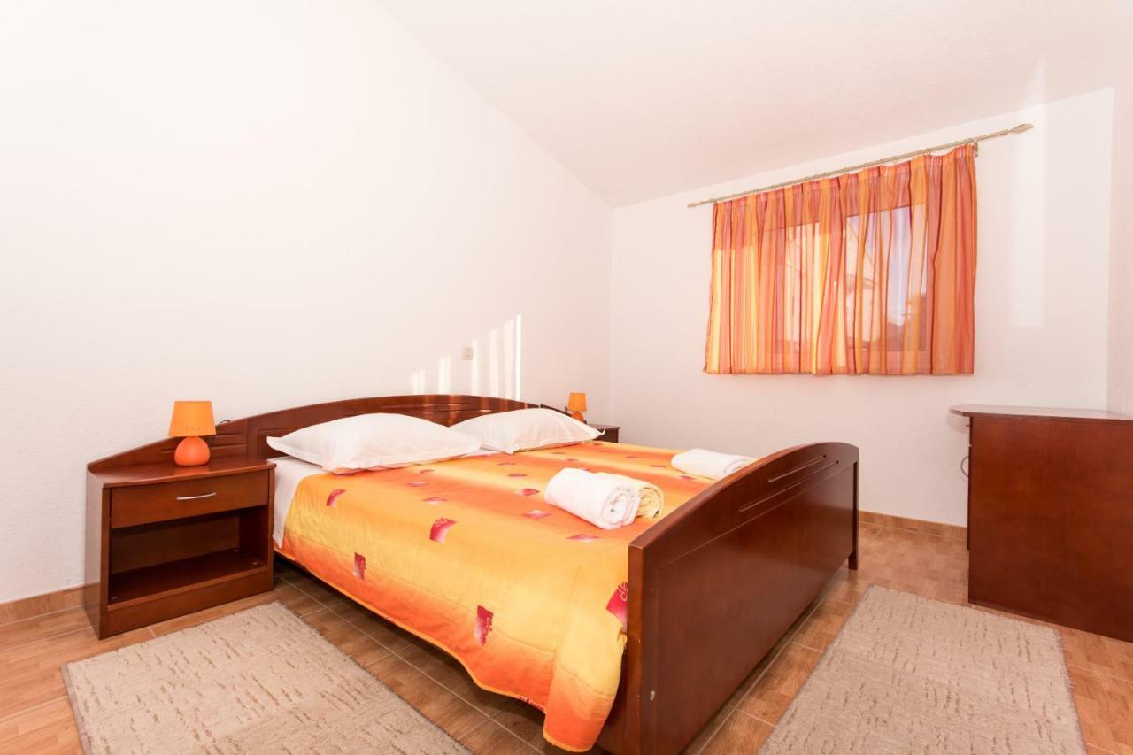 Apartments Fumija Трогир Екстериор снимка
