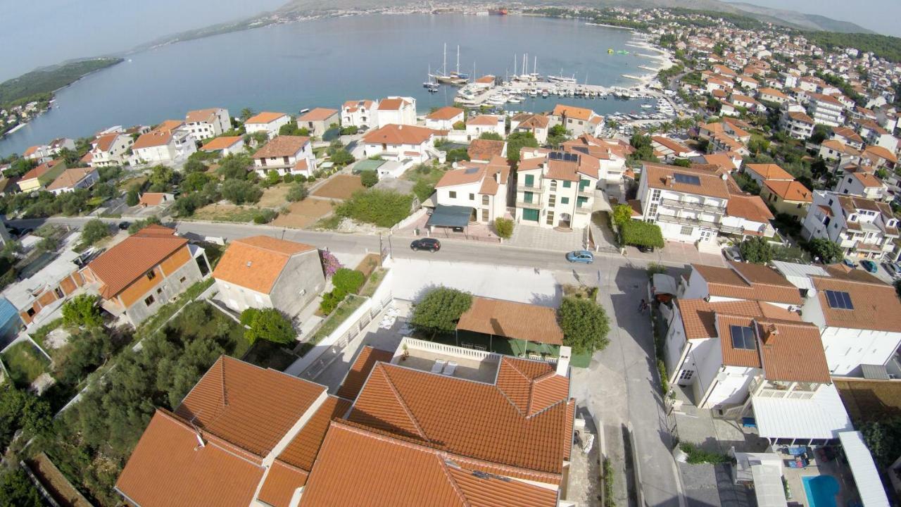 Apartments Fumija Трогир Екстериор снимка